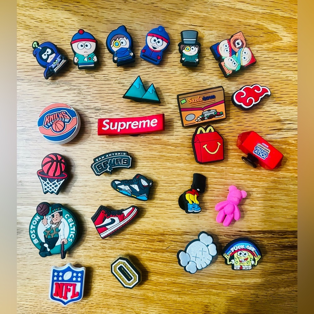 24 Shoe Charms Croc Style Shoes South Park, Simpsons, Sponge Bob, Sports, Bunny